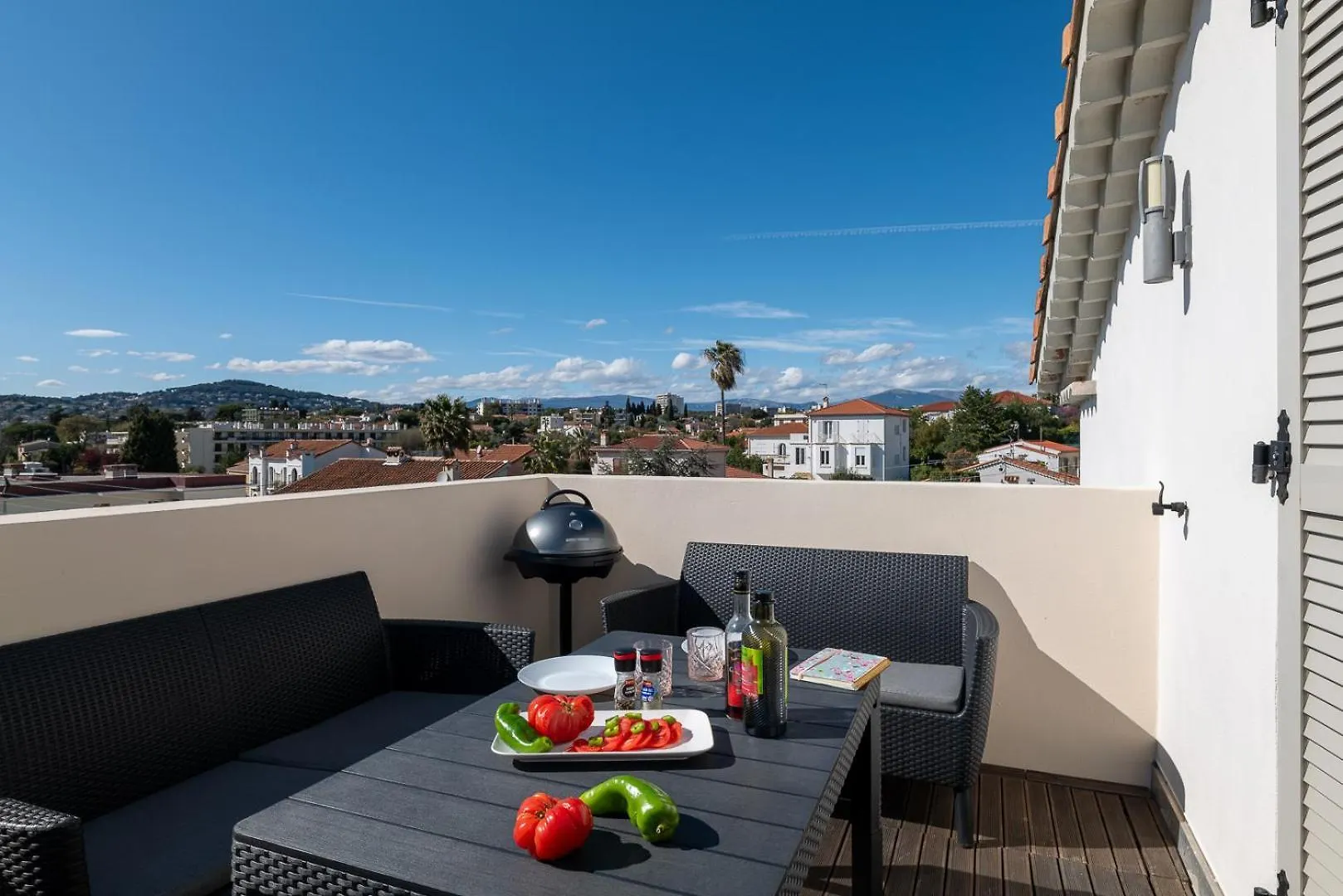 Appartement Dernier Etage Nest In Mandara Beach - Vue Montagne, Antibes Juan-Les-Pins Cote D Azur Apartment